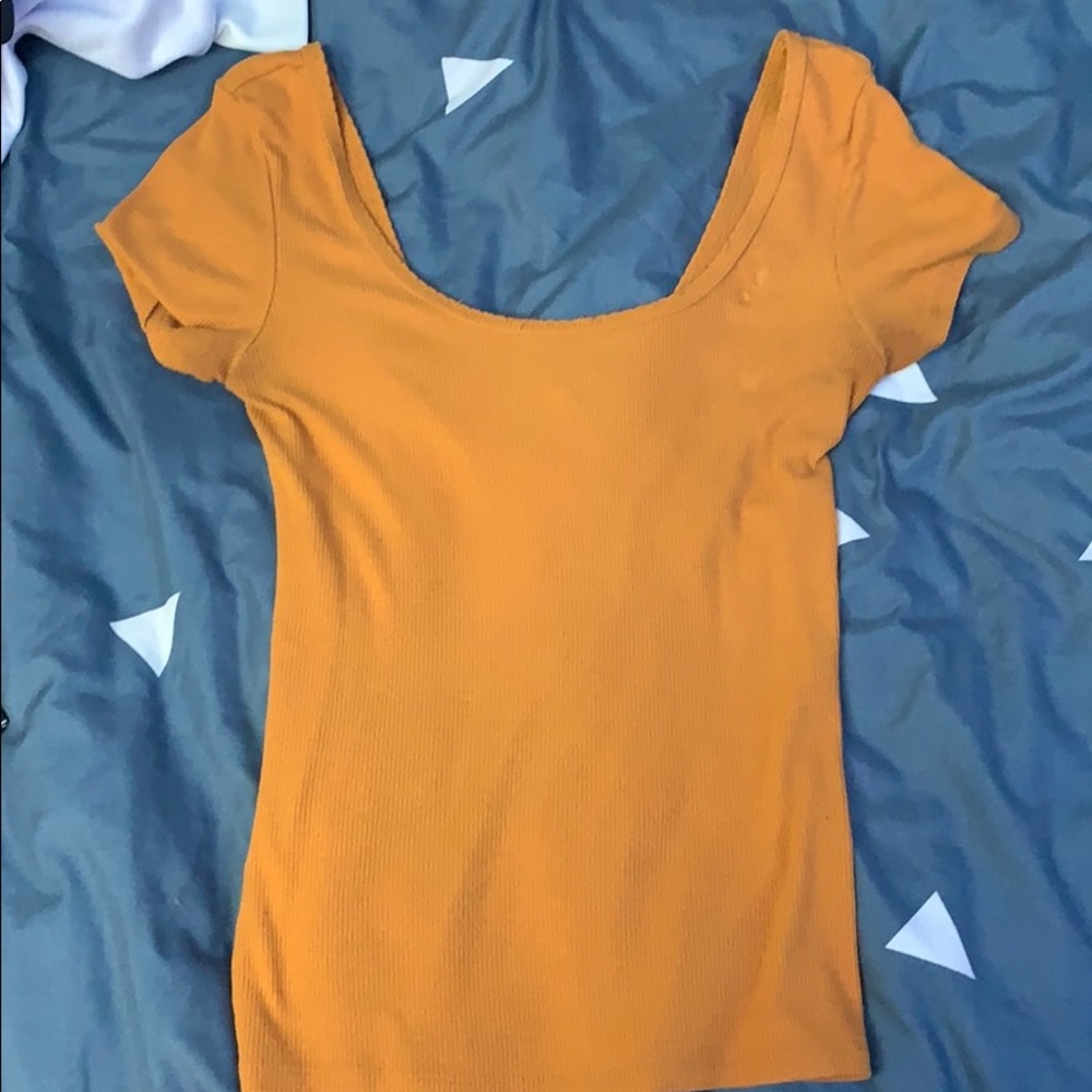 Yellow short sleeve t shirt